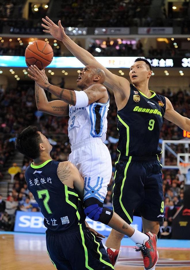 开云APP-广东队全队表现抢眼，豪取胜利