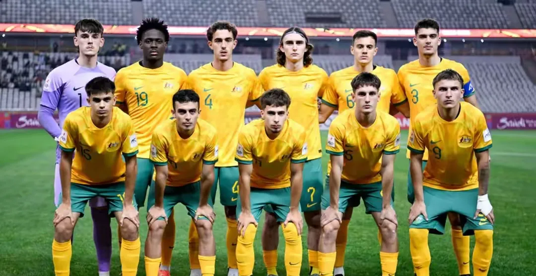 关于澳大利亚队在比赛中取得胜利晋级下一轮的信息