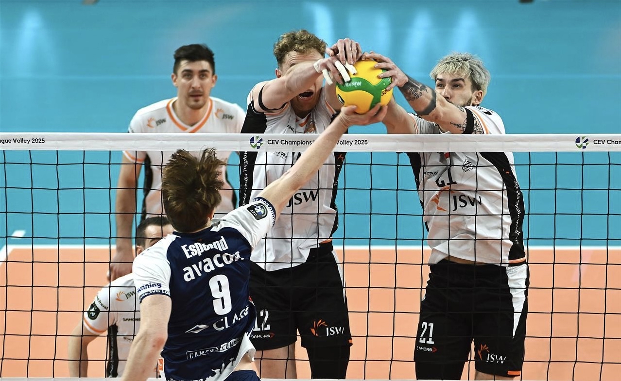 波兰与乌克兰在华沙进行友谊赛 波兰与乌克兰在华沙进行友谊赛