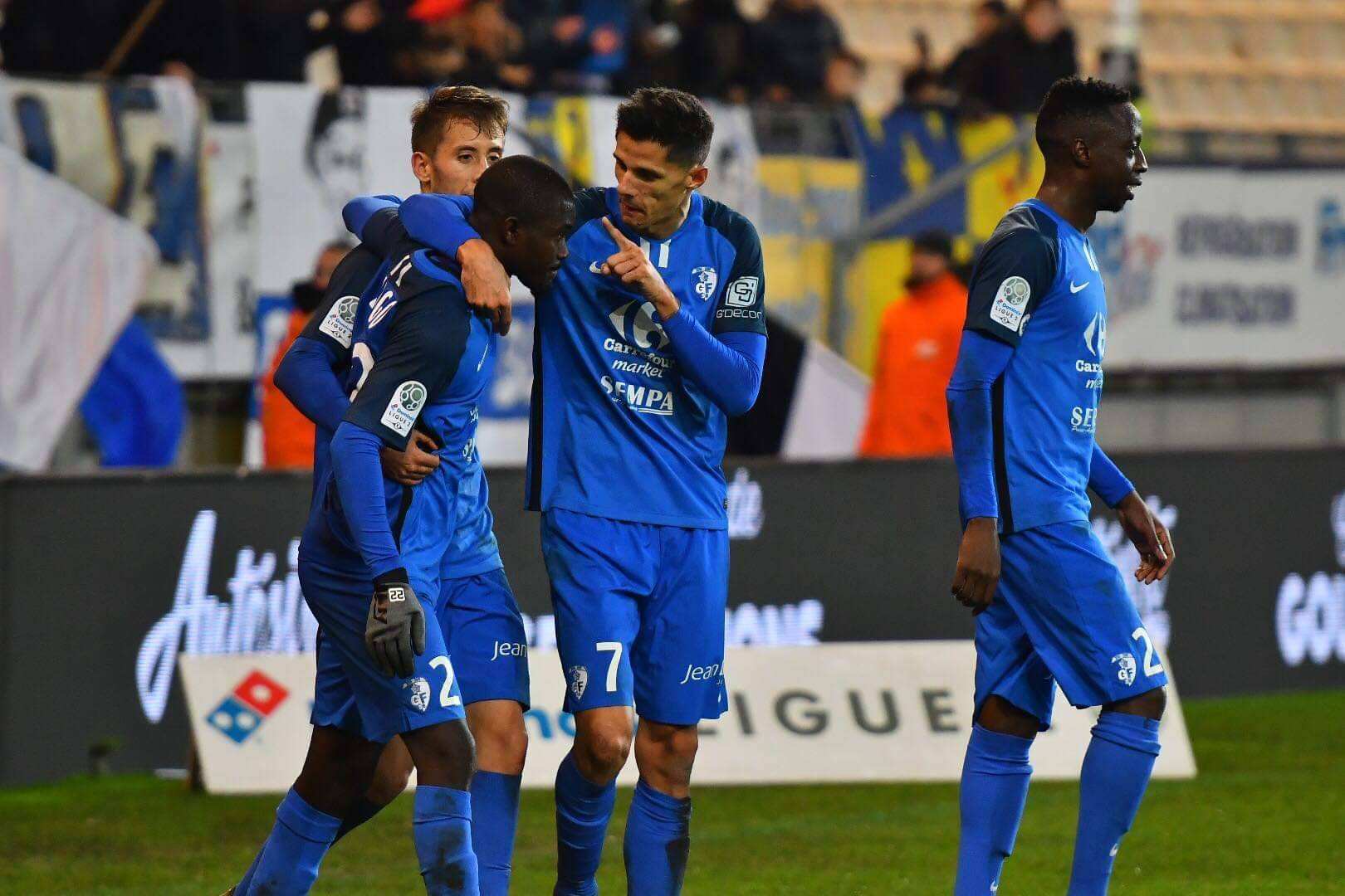 开云体育在线-包含亚眠足球俱乐部取得两连胜，积分榜上升的词条