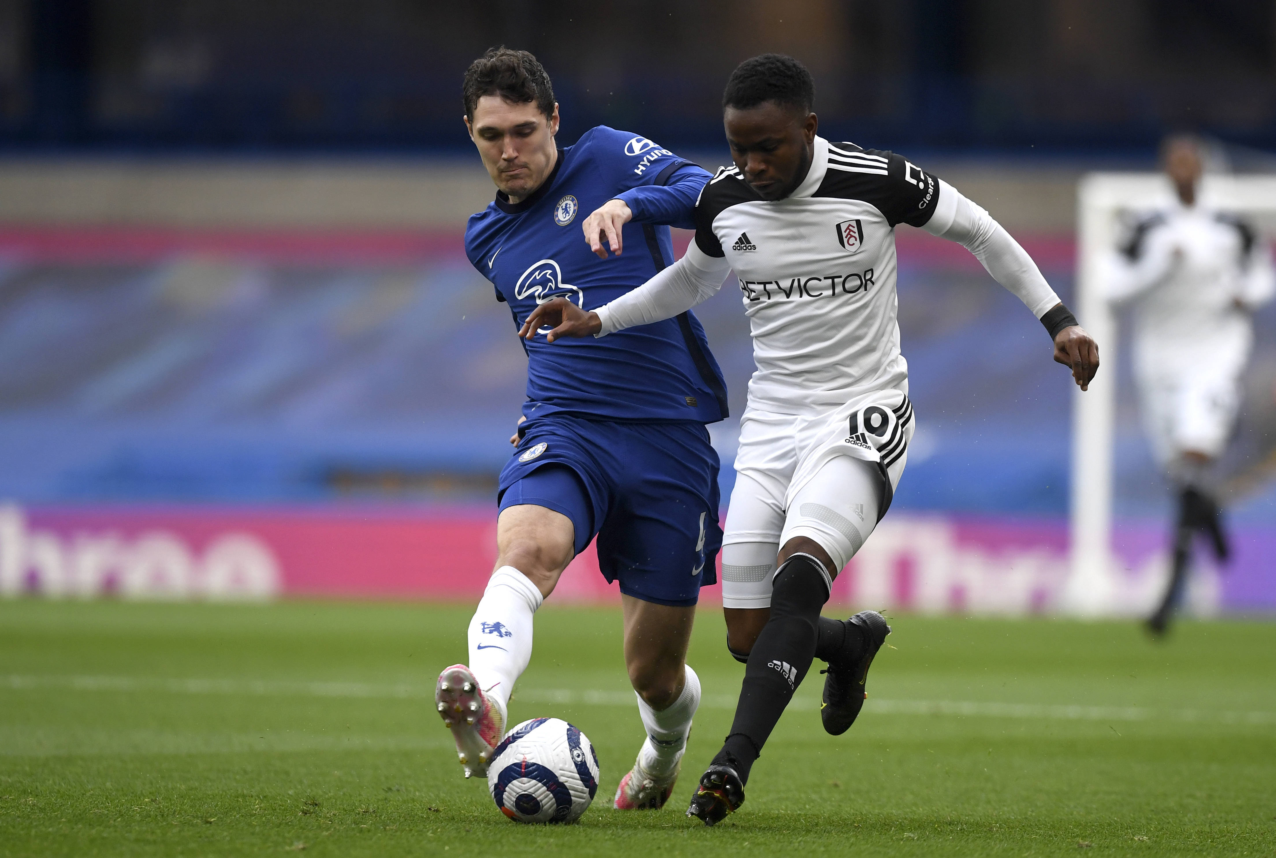 开云官网-雷恩难分胜负，欧冠资格岌岌可危的简单介绍