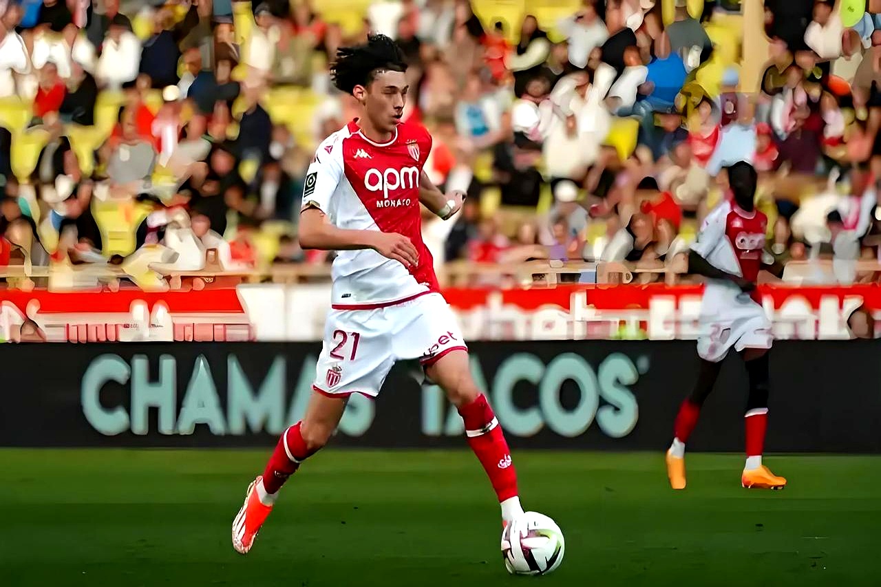 摩纳哥主场大胜洛里昂，取得五轮不败