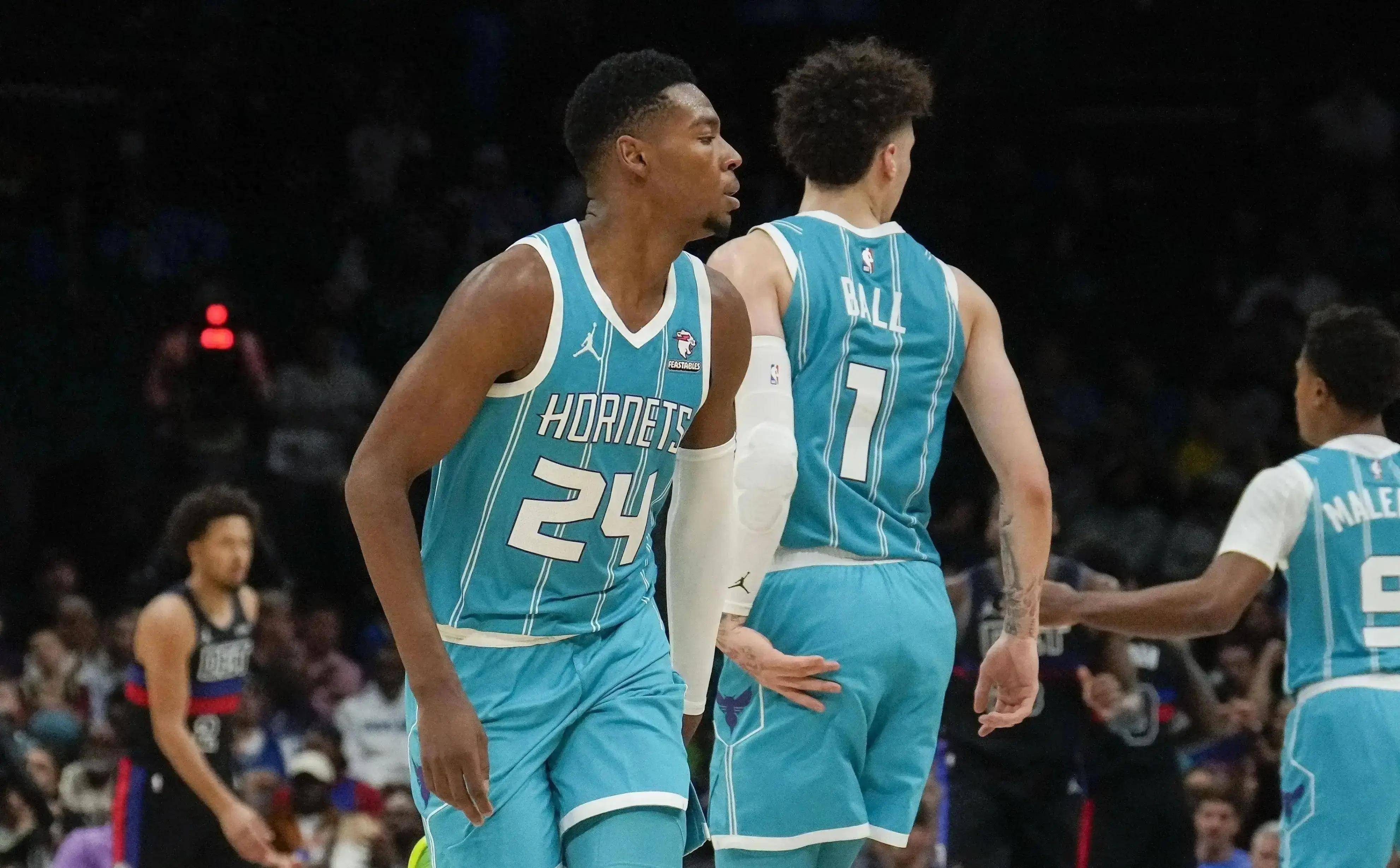 开云体育中国-包含猛龙队击败黄蜂队成功晋级次轮的词条