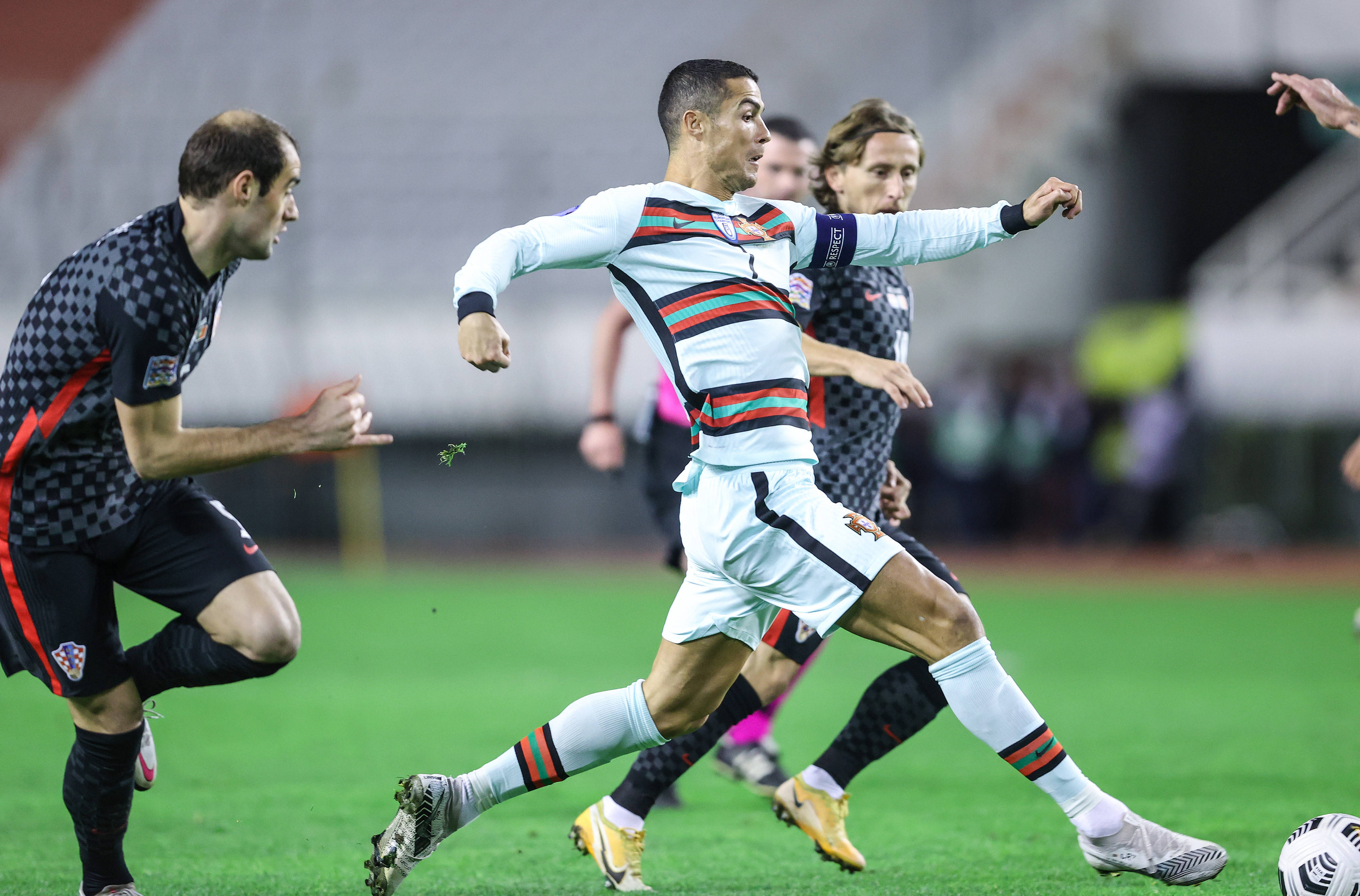 包含克罗地亚取得历史性胜利，晋级欧洲锦标赛的词条