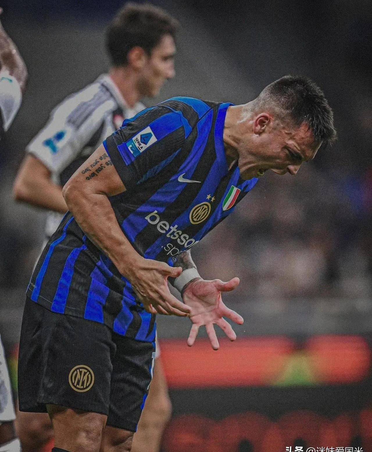 开云平台-尤文图斯遭遇困难，最后时刻逆转晋级半决赛