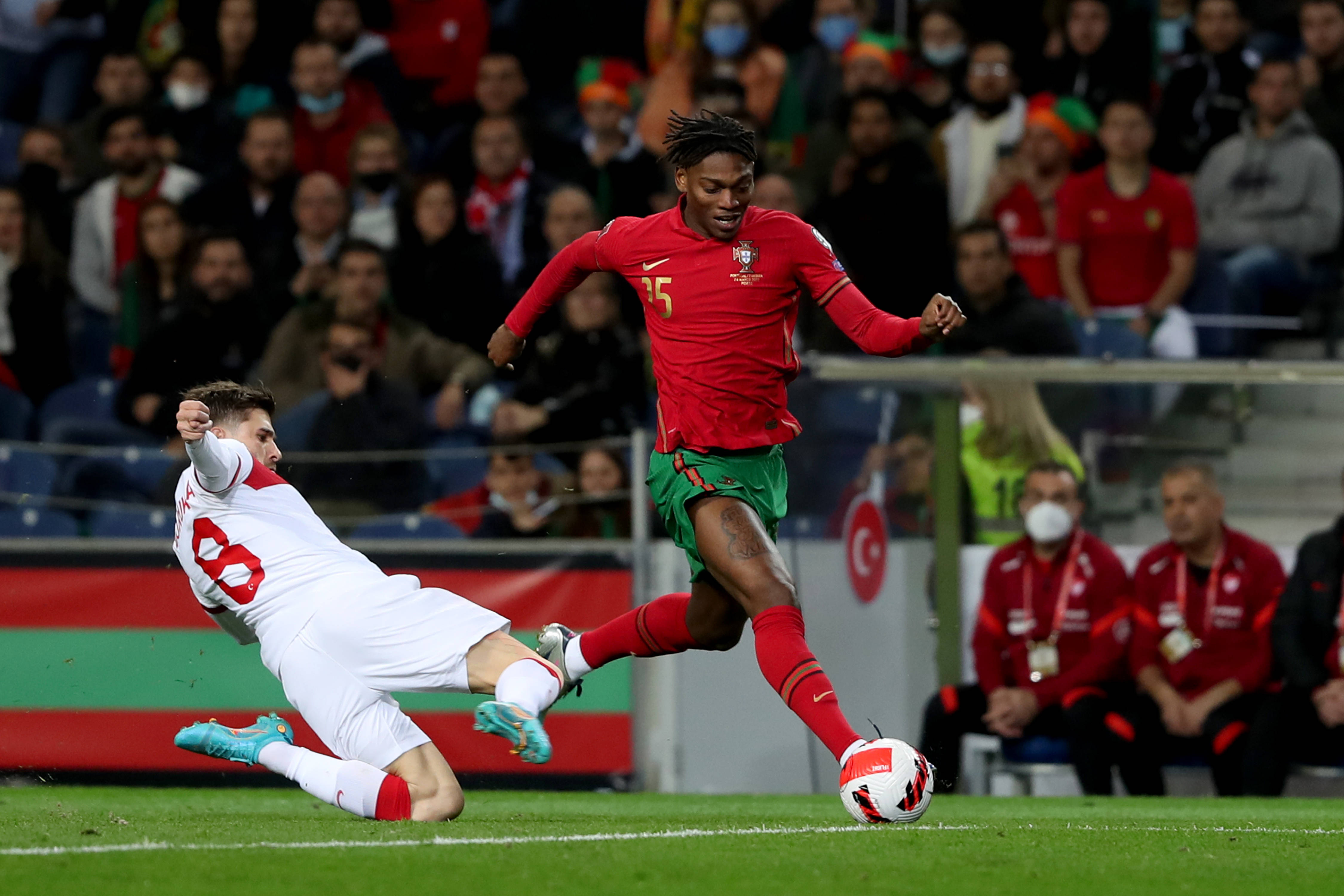 今日世界杯:意大利失利葡萄牙,球迷沸腾的简单介绍 今日世界杯:意大利失利葡萄牙,球迷沸腾的简单介绍