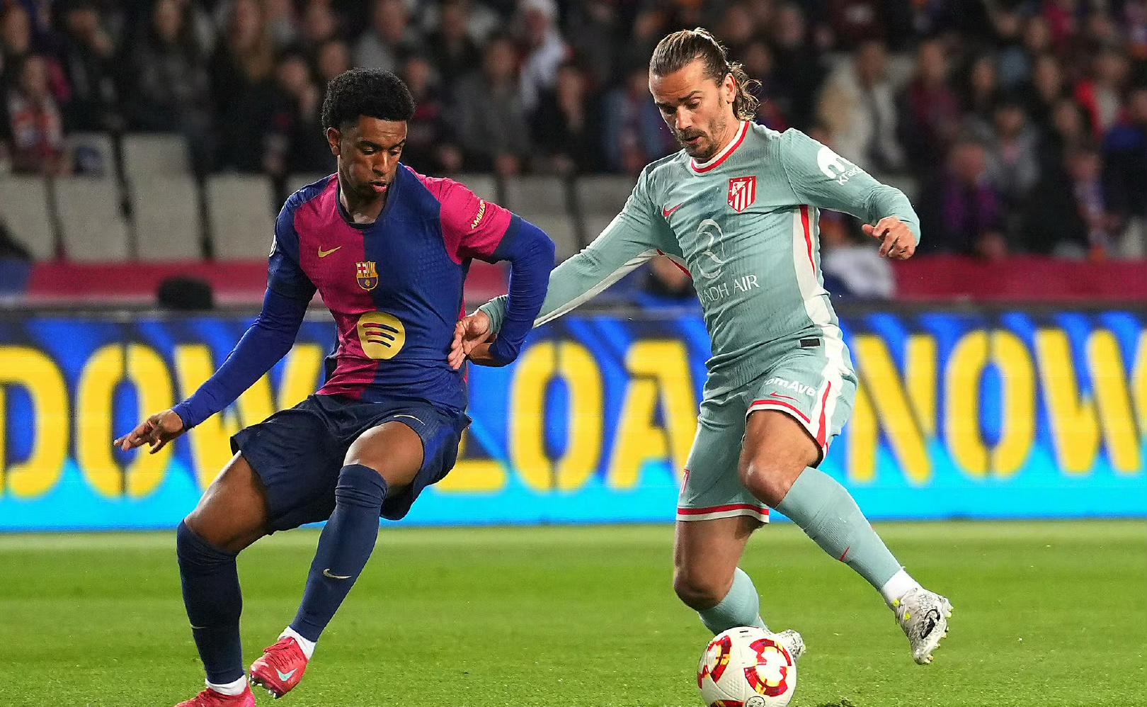 包含巴塞罗那在比赛中一胜一负，实力暂居第四的词条