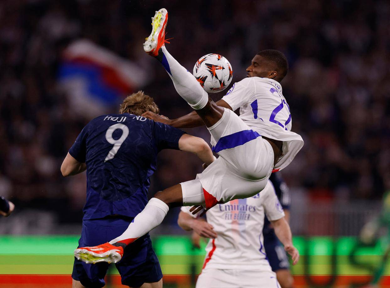 开云体育在线-里昂客场惊险逼平尼斯，保持不败纪录的简单介绍