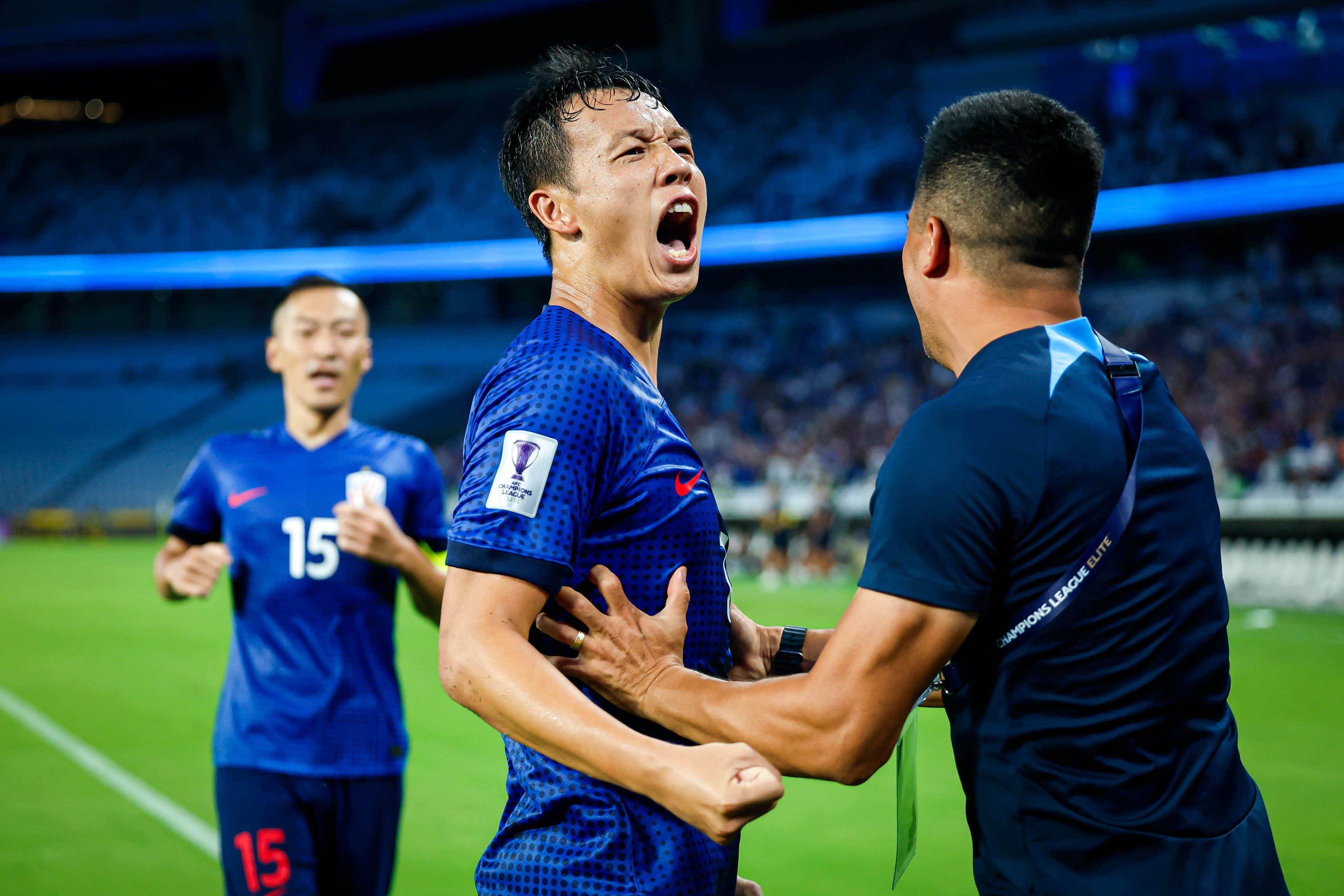 -亚冠豪强！广岛三箭主场3-1力克首尔FC，步入小组赛前八