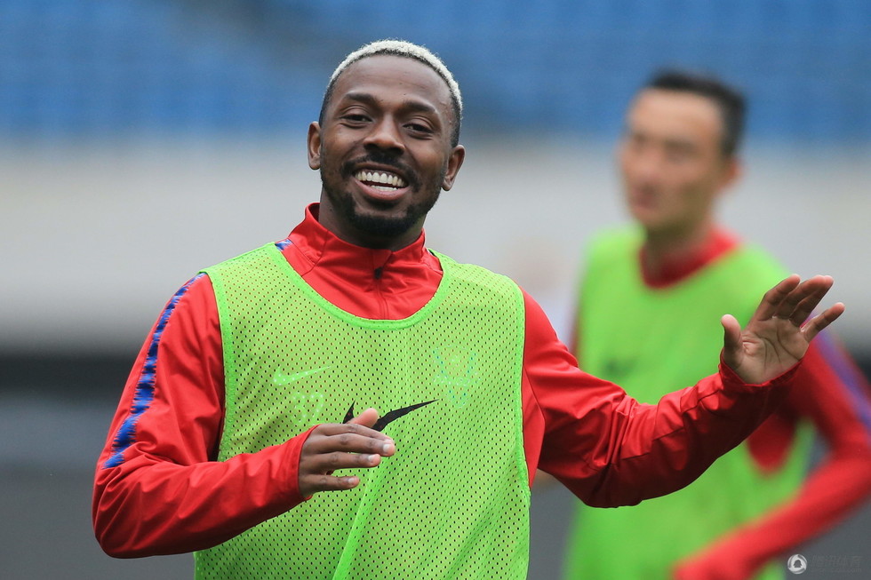 开云体育官方网站-重庆遭遇失败，全队训练备战