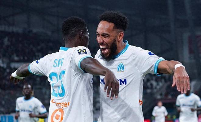 包含马赛主场不敌雷恩，积分略有下滑的词条