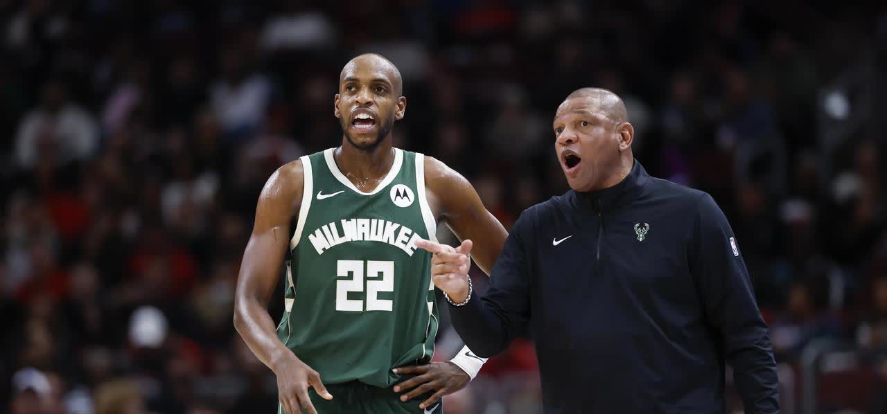 雄鹿主场战胜太阳，米德尔顿神助攻