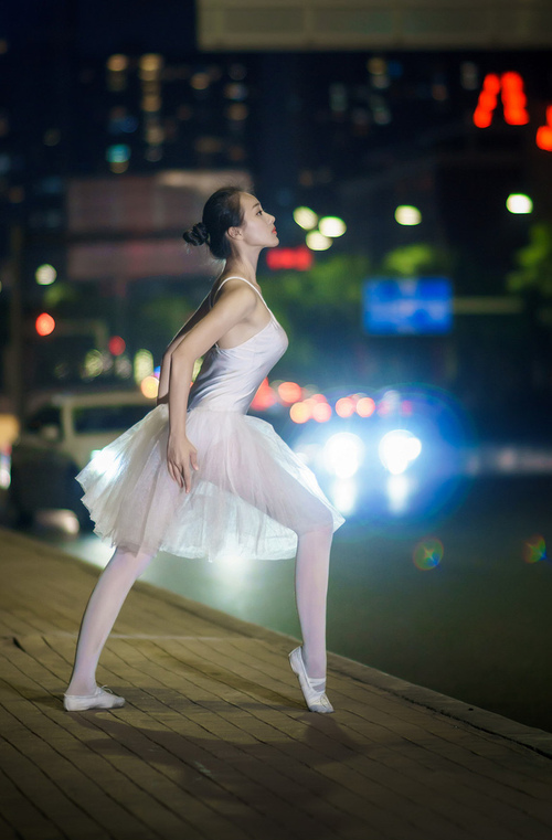 新王当立！锡安奥运关键战接管比赛，骑士险胜国王彰显冠军底蕴