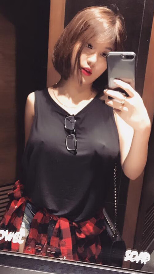 开云体育下载-卡塞米罗，站在安哥拉与拉齐奥之间，他是跨越足球鸿沟的桥梁