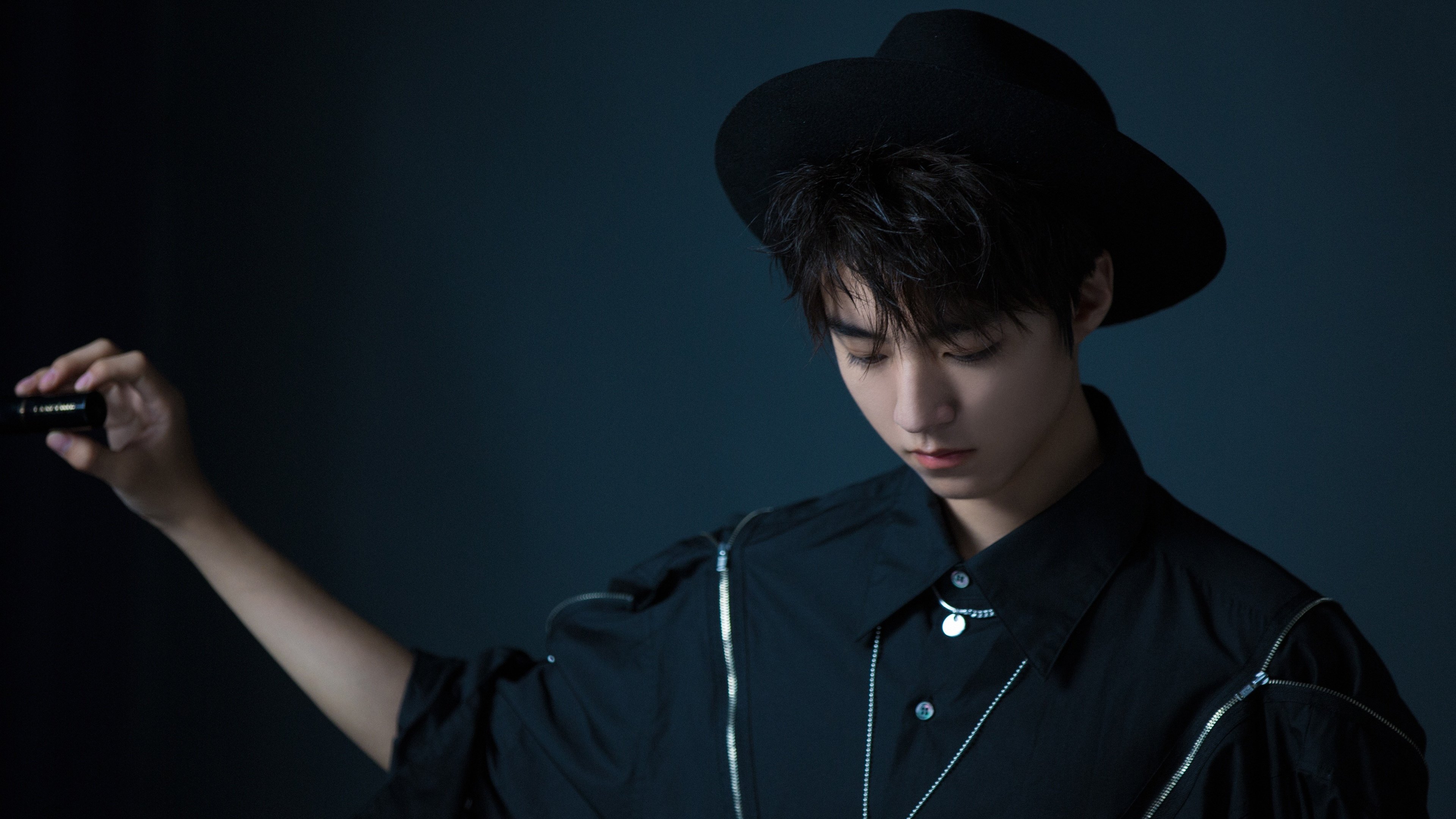 开云体育下载-东决关键战之夜，福克斯独揽大旗，带队逆境取胜