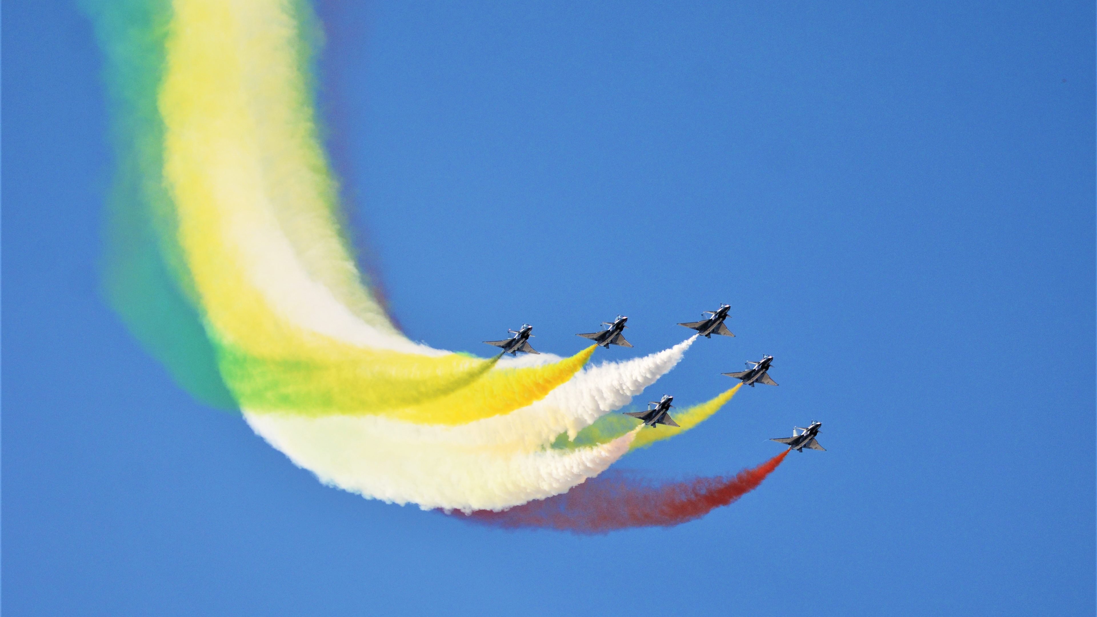 北方来风,蓝月防线,当斯通斯的钢铁意志为欧冠注入阿尔及利亚基因