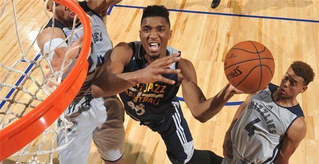 爵士强势拿下魔术,哈利伯顿攻防两端统治 爵士强势拿下魔术,哈利伯顿攻防两端统治